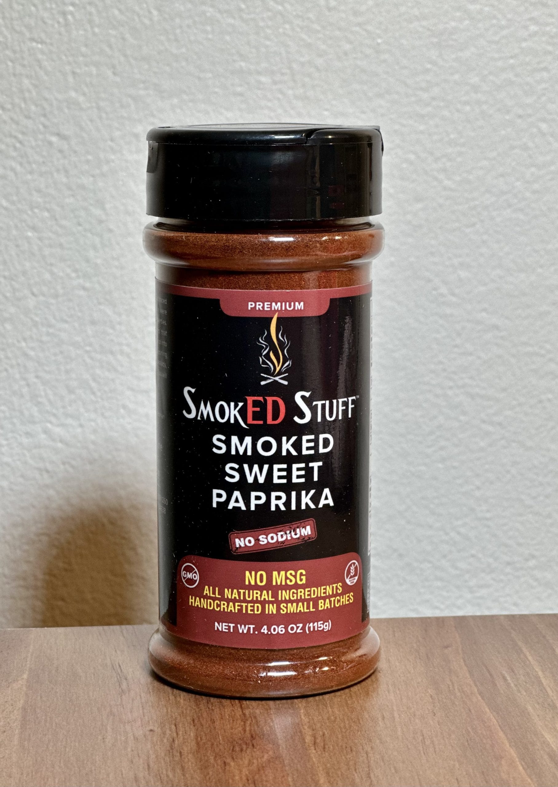 SmokED Hardwood Smoked Paprika large shaker – comparison with regular paprika